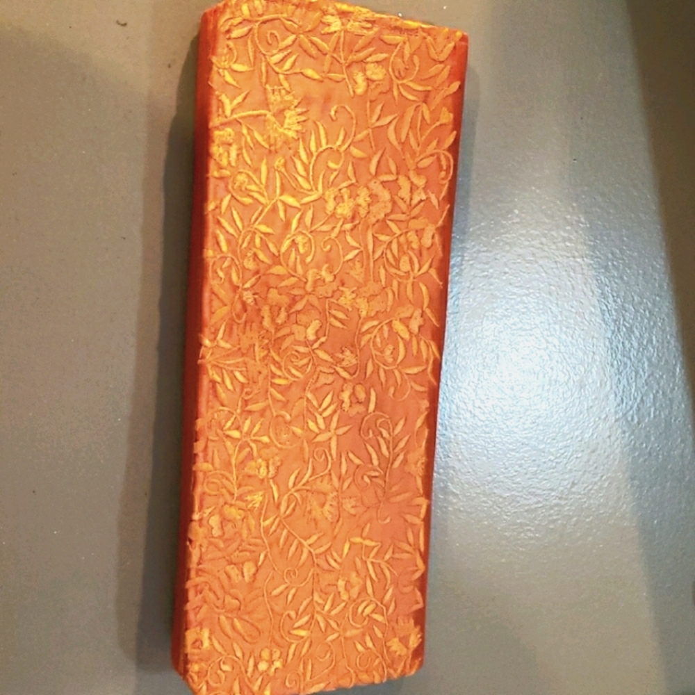 Dress handbag